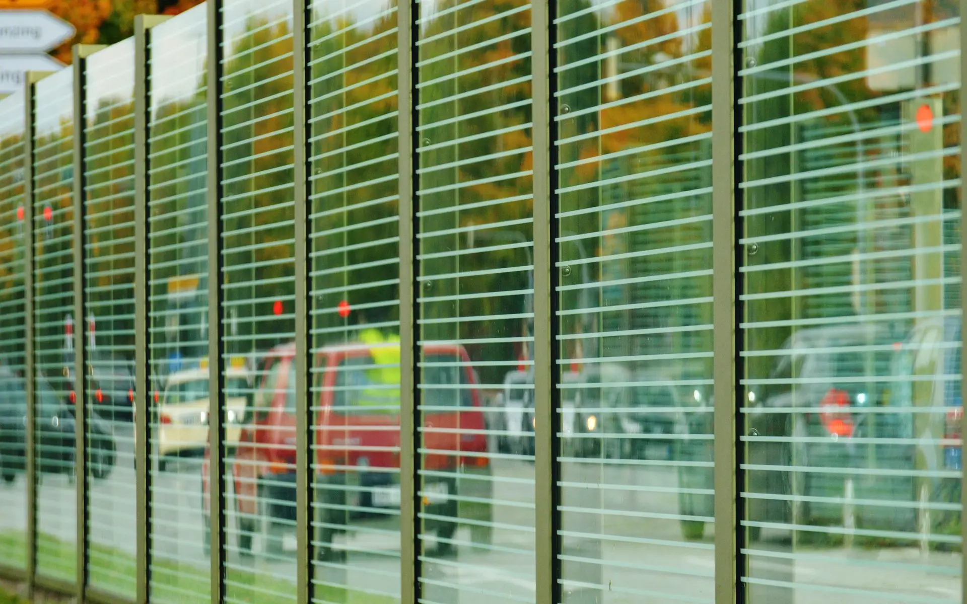 noise-barrier-978213_1920